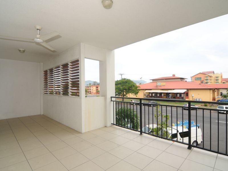 6/18 Smith Street, Cairns North QLD 4870