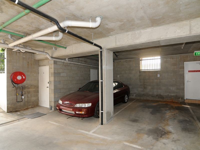 6/18 Smith Street, Cairns North QLD 4870