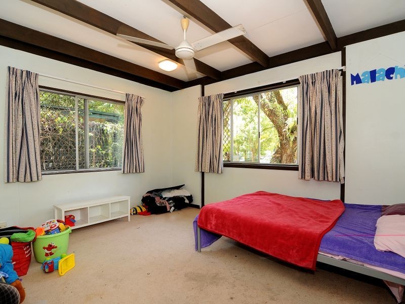 27 Koch Street, Mooroobool QLD 4870