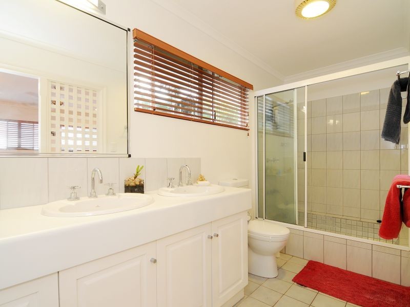 17 Trundle Terrace, Whitfield QLD 4870