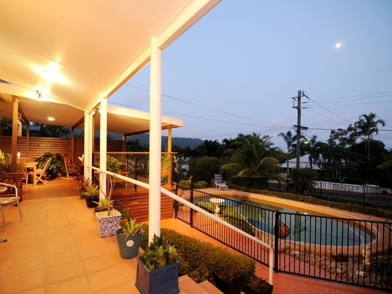 17 Trundle Terrace, Whitfield QLD 4870