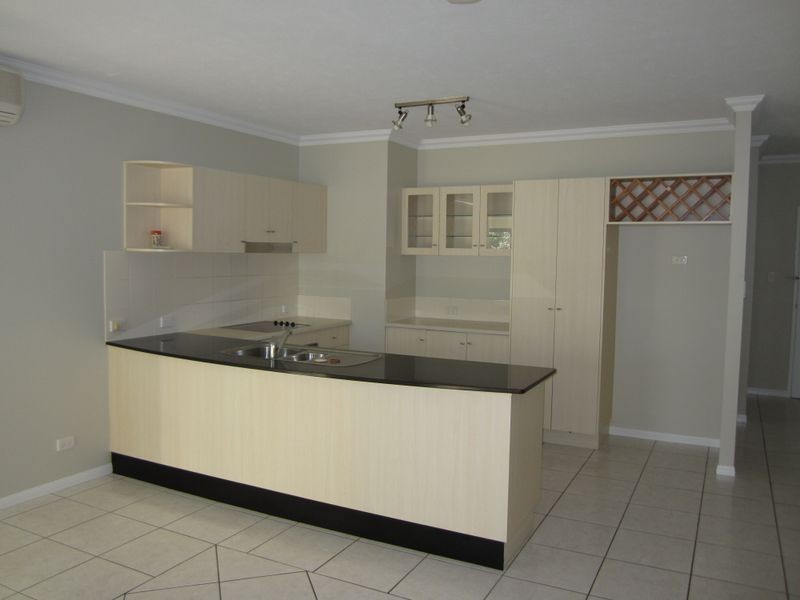 7/312 Lake Street, Cairns North QLD 4870