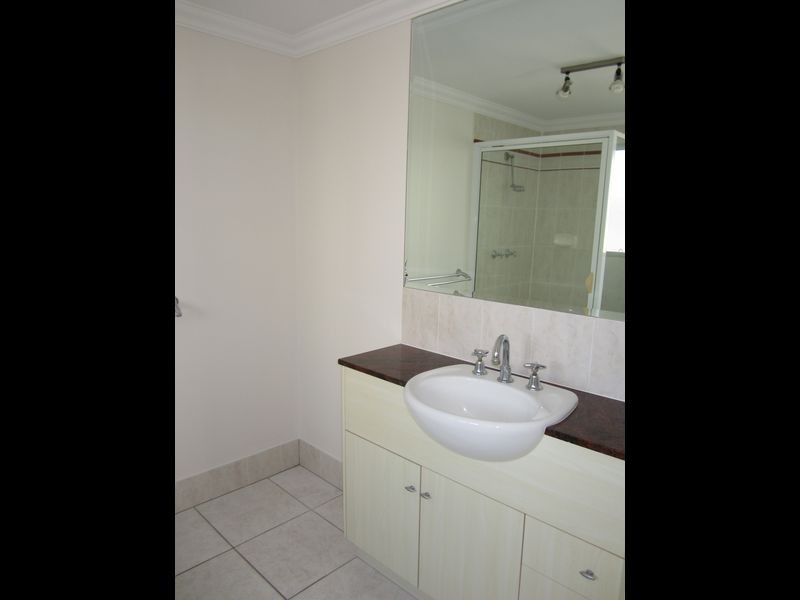 7/312 Lake Street, Cairns North QLD 4870