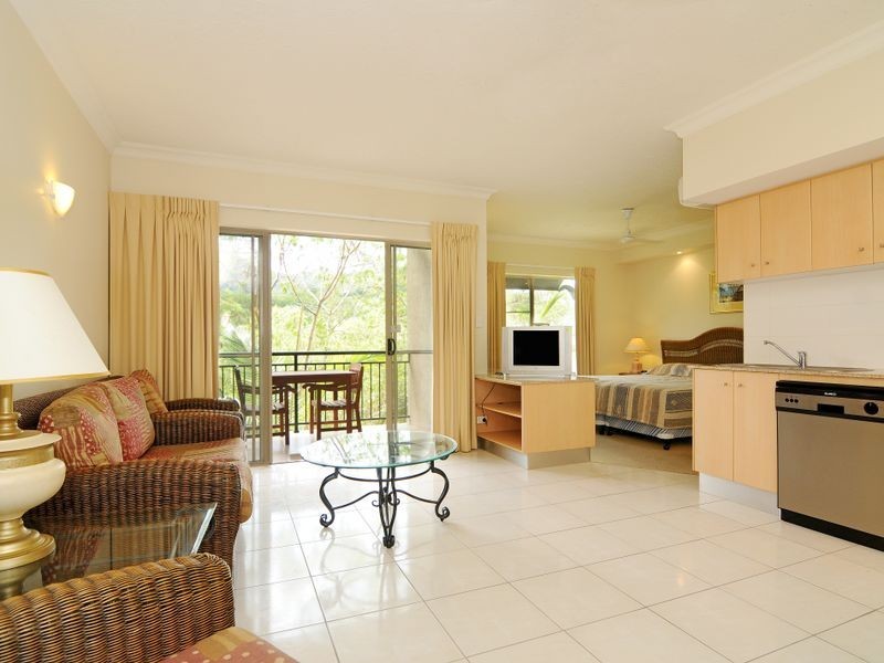 1732/2 Greenslopes Street, Cairns North QLD 4870