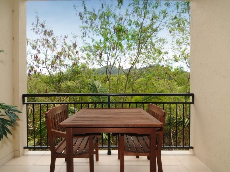 1732/2 Greenslopes Street, Cairns North QLD 4870