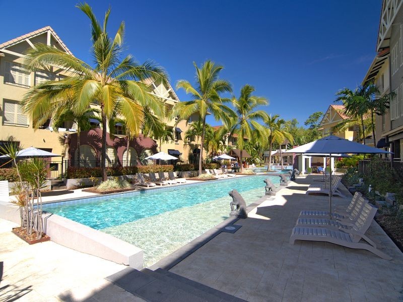 1732/2 Greenslopes Street, Cairns North QLD 4870