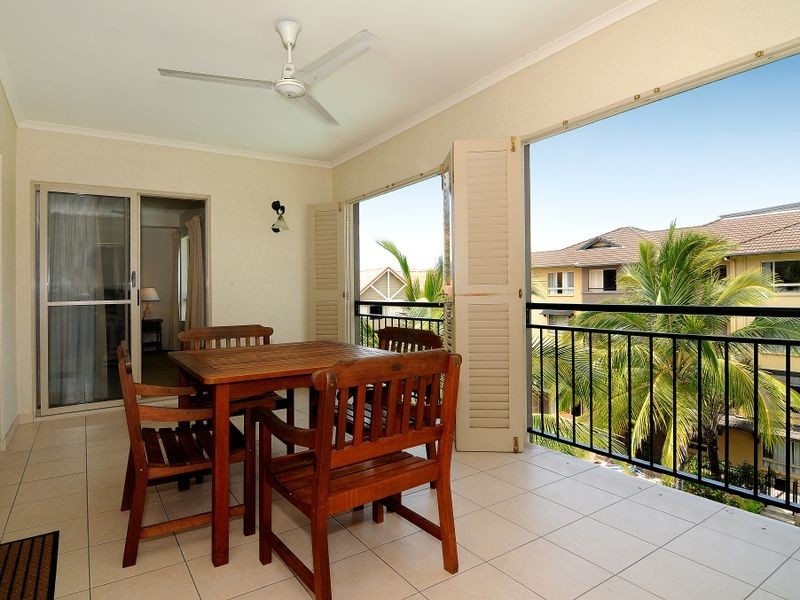 1525/2 Greenslopes Street, Cairns North QLD 4870