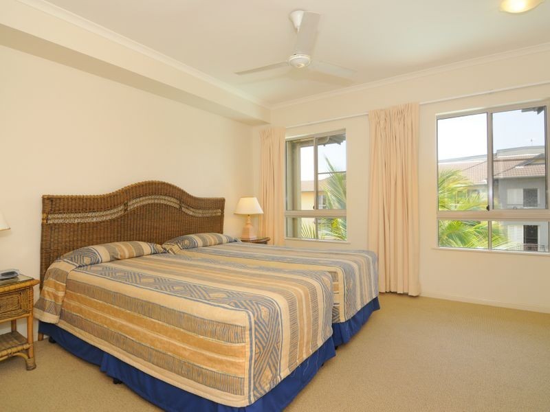 1525/2 Greenslopes Street, Cairns North QLD 4870