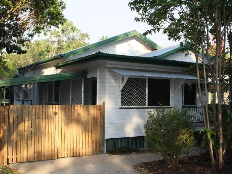 80 Little Street, Manunda QLD 4870