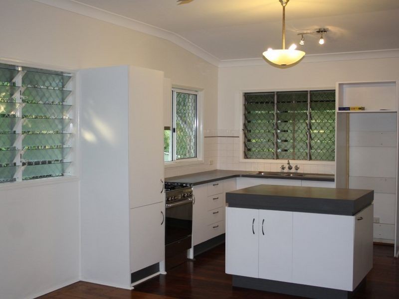 80 Little Street, Manunda QLD 4870