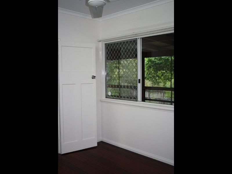 80 Little Street, Manunda QLD 4870