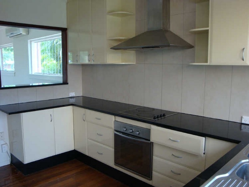 270 Aumuller Street, Westcourt QLD 4870
