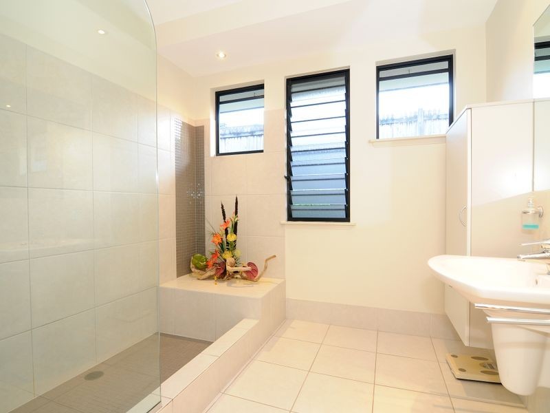 21 Findlay Street, Brinsmead QLD 4870