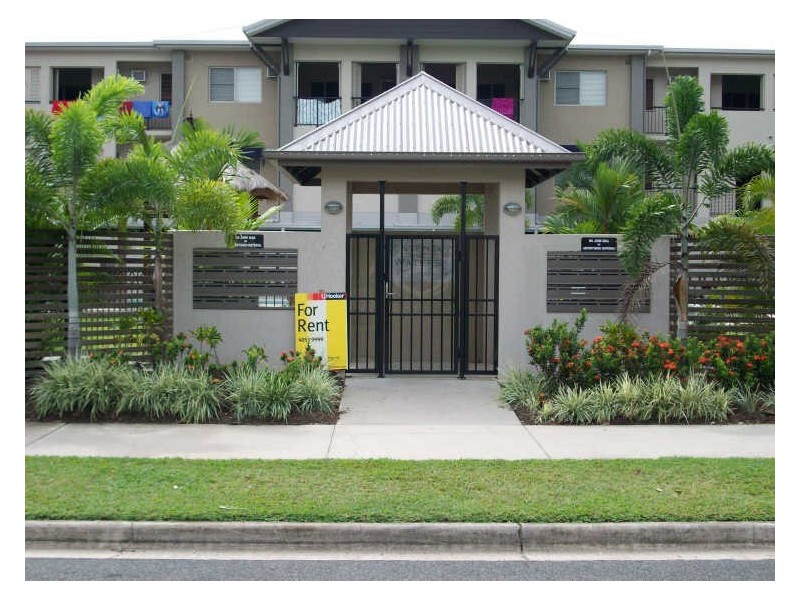 305/6-8 Centenary Close, Manoora QLD 4870