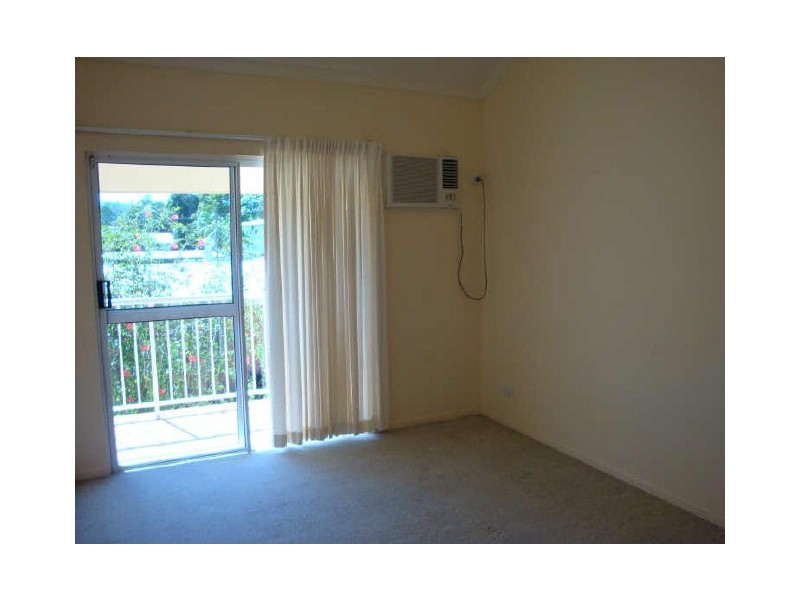 2/426 McCoombe Street, Mooroobool QLD 4870