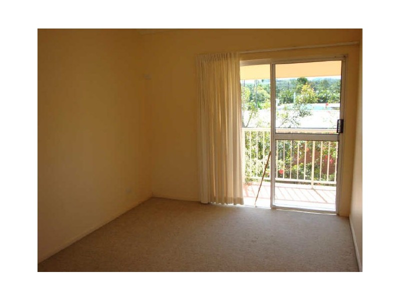 2/426 McCoombe Street, Mooroobool QLD 4870