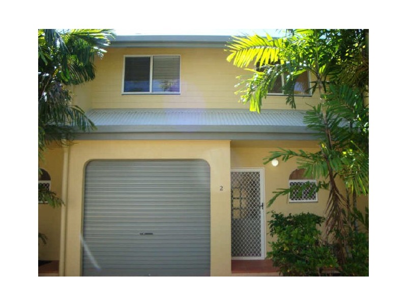 2/426 McCoombe Street, Mooroobool QLD 4870