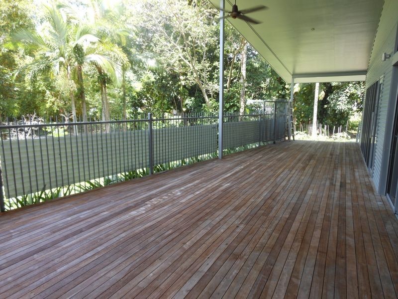 111 Upper Richardson Street, Whitfield QLD 4870