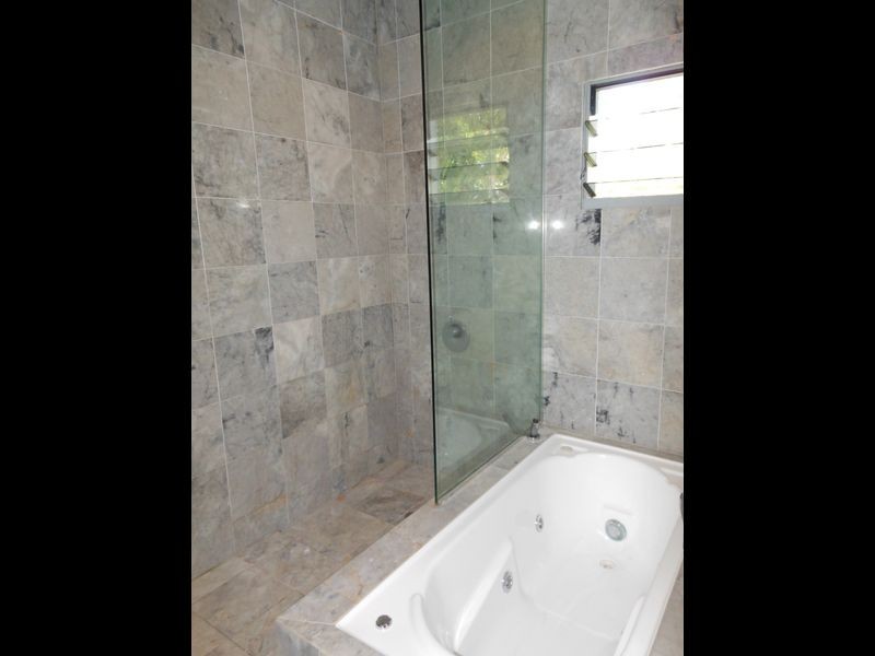 111 Upper Richardson Street, Whitfield QLD 4870