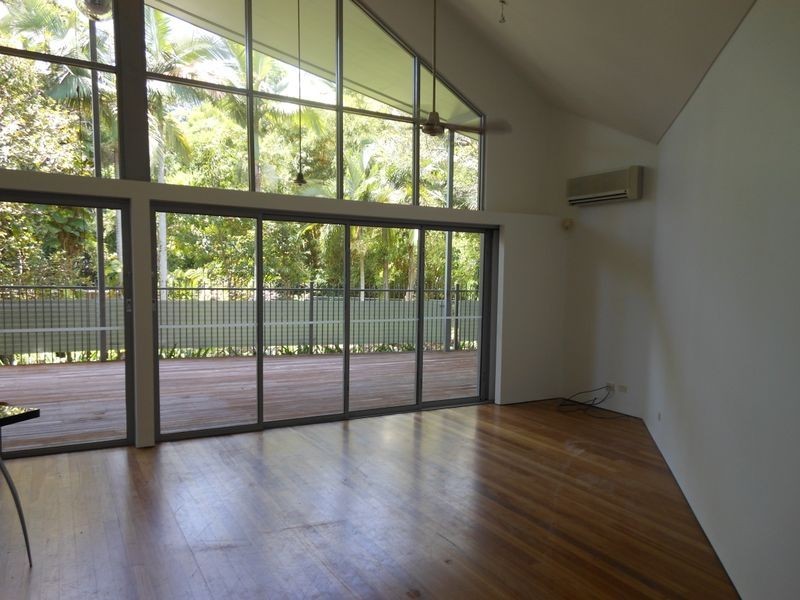 111 Upper Richardson Street, Whitfield QLD 4870