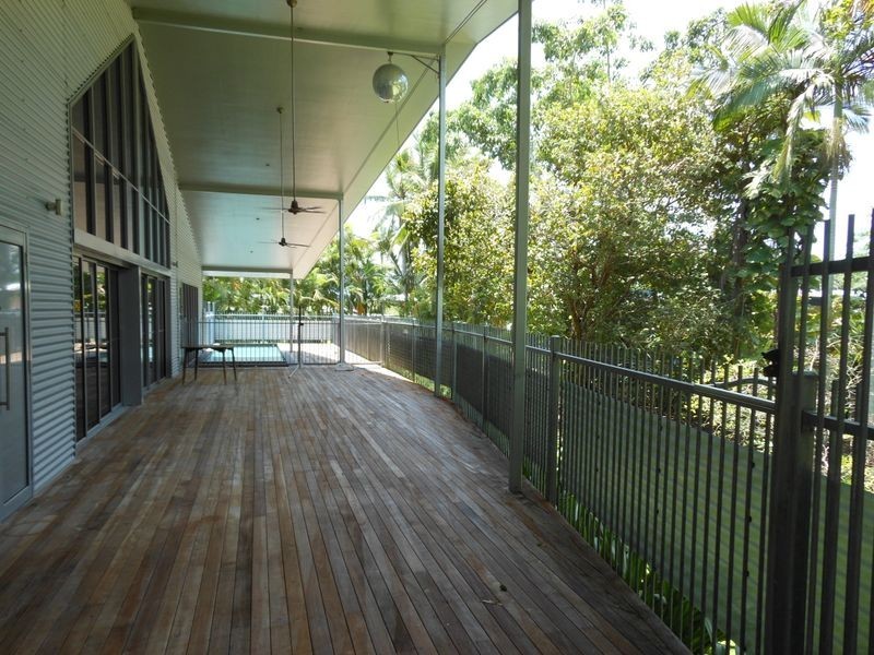 111 Upper Richardson Street, Whitfield QLD 4870