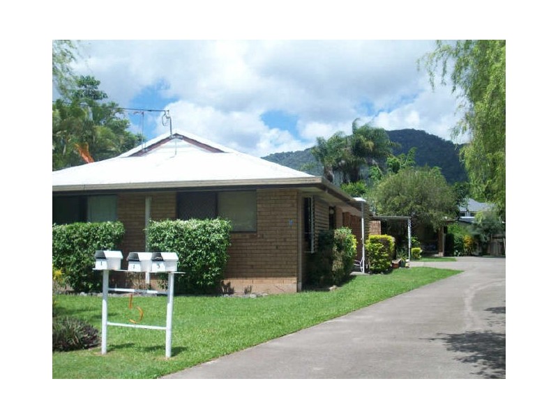 1/5 Briggs Close, Whitfield QLD 4870