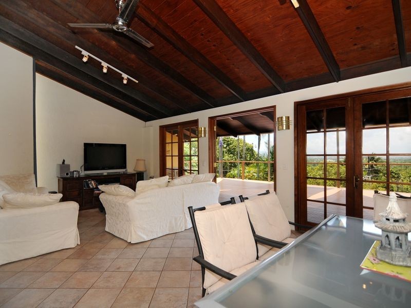 6 Price Close, Edge Hill QLD 4870