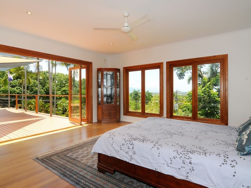 6 Price Close, Edge Hill QLD 4870