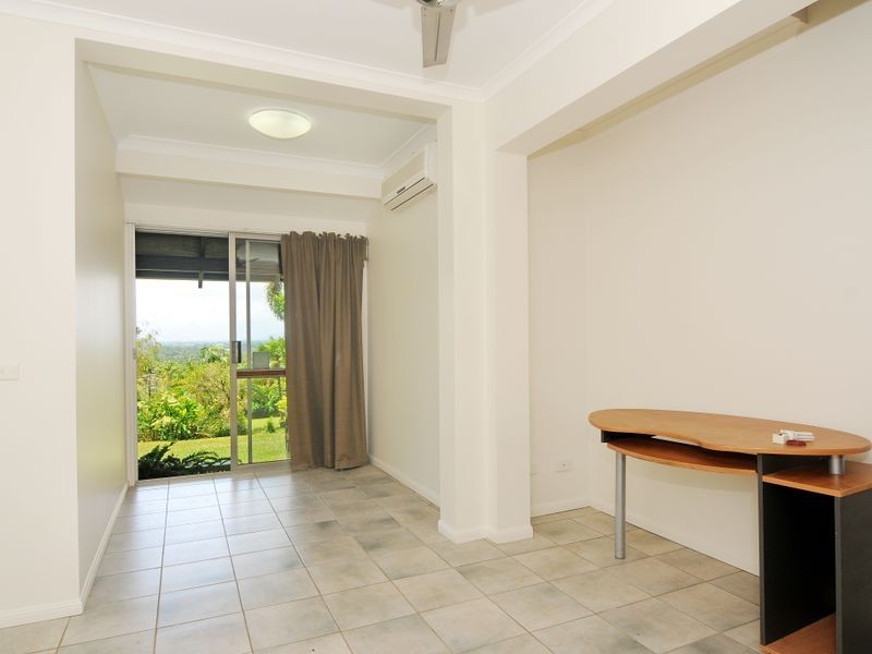 6 Price Close, Edge Hill QLD 4870