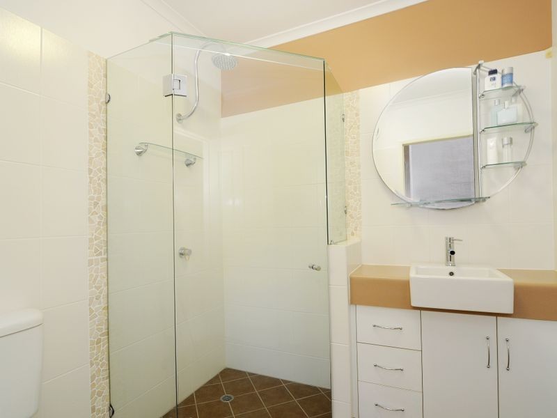 6 Price Close, Edge Hill QLD 4870