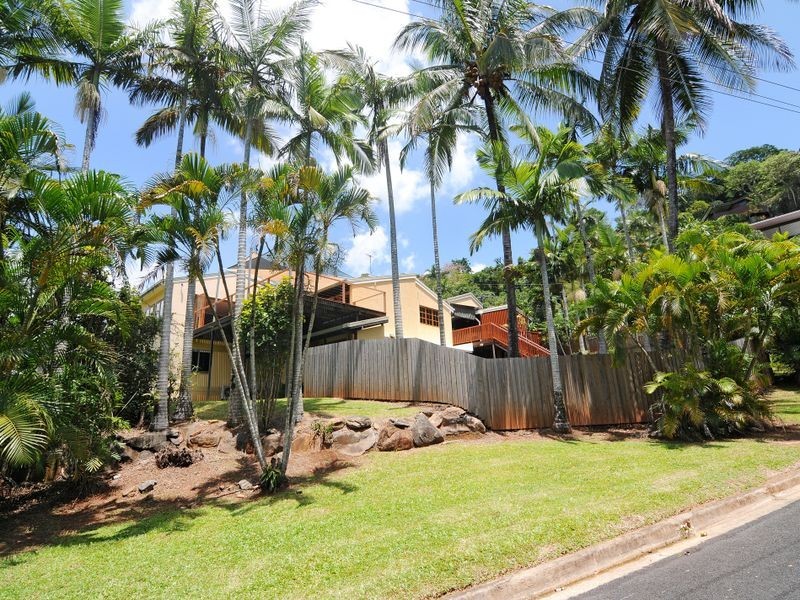 6 Price Close, Edge Hill QLD 4870