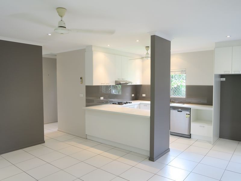 2/4 Mcmanus Street, Whitfield QLD 4870