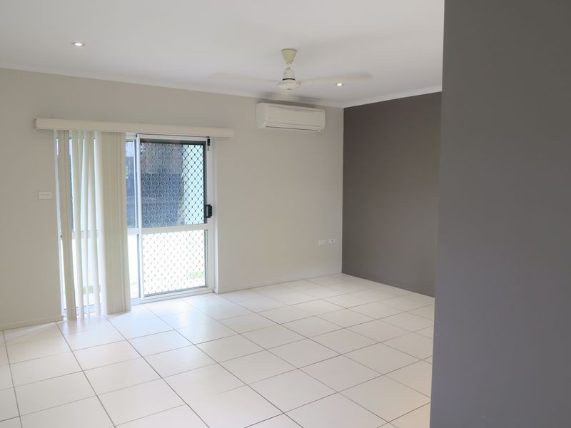 2/4 Mcmanus Street, Whitfield QLD 4870