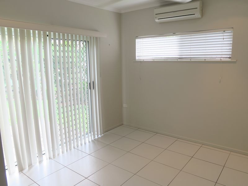 2/4 Mcmanus Street, Whitfield QLD 4870