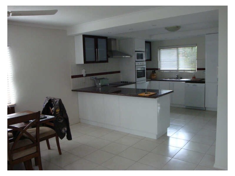 2/106 Digger Street, Cairns North QLD 4870