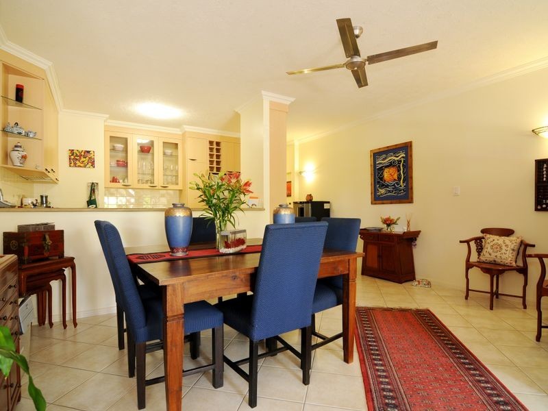 7/304 Lake Street, Cairns North QLD 4870