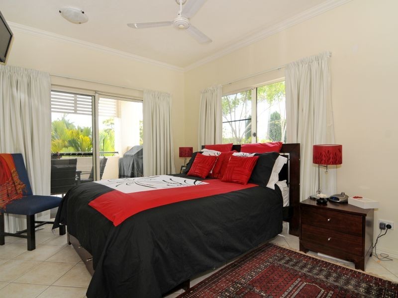 7/304 Lake Street, Cairns North QLD 4870