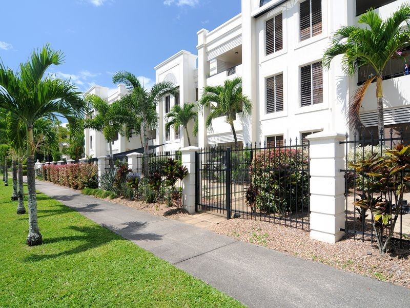 7/304 Lake Street, Cairns North QLD 4870