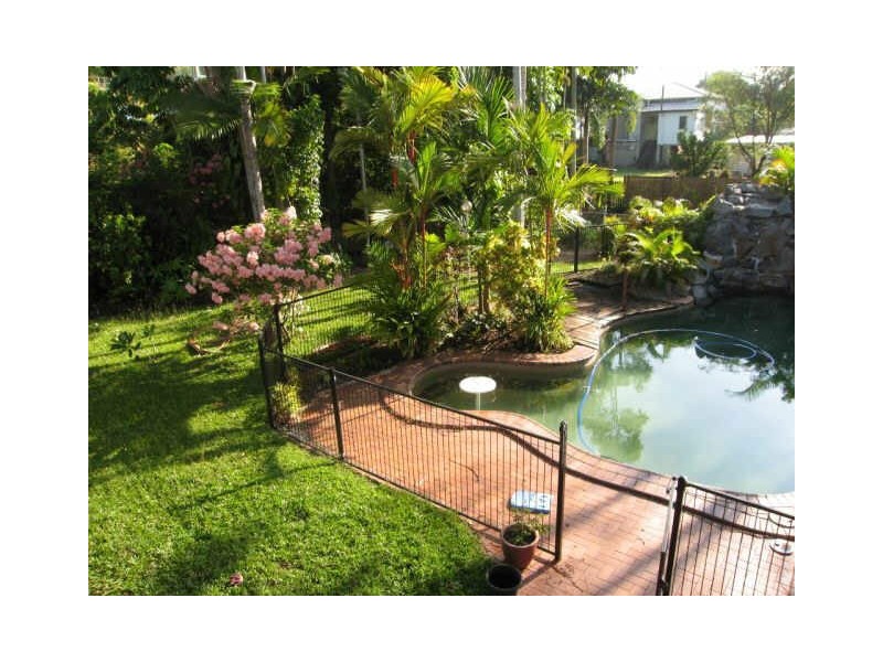 342 Pease Street, Edge Hill QLD 4870