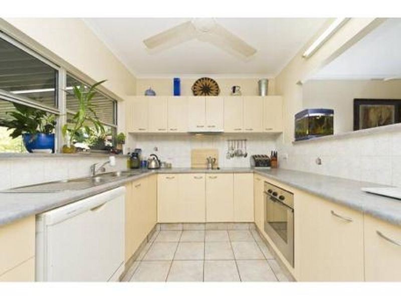 12 Windsor Close, Brinsmead QLD 4870