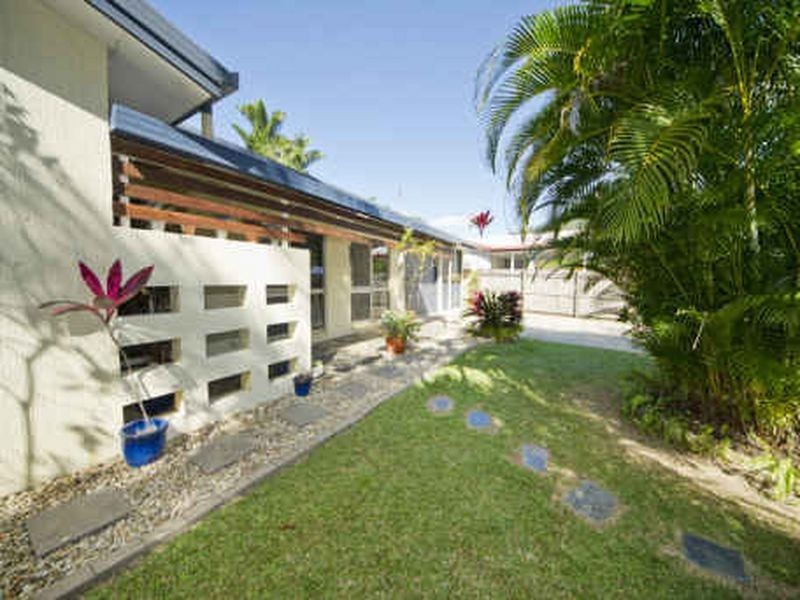 12 Windsor Close, Brinsmead QLD 4870