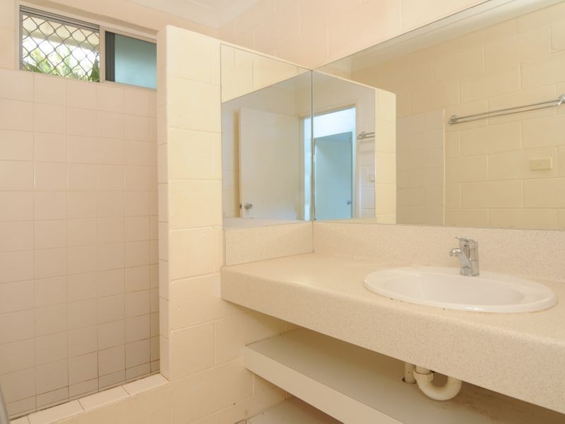 2/1-3 Buckley Street, Yorkeys Knob QLD 4878