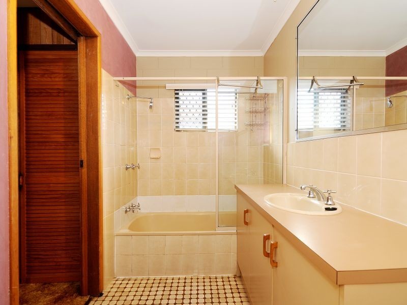 15 Impey Street, Caravonica QLD 4878