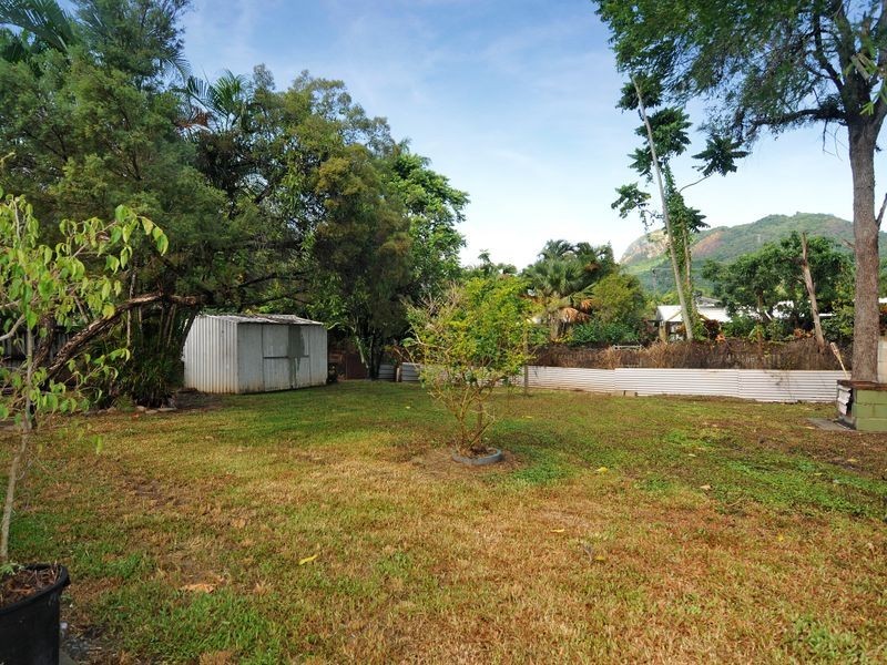 15 Impey Street, Caravonica QLD 4878
