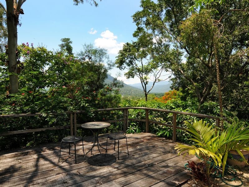 39 Barclay Road, Brinsmead QLD 4870