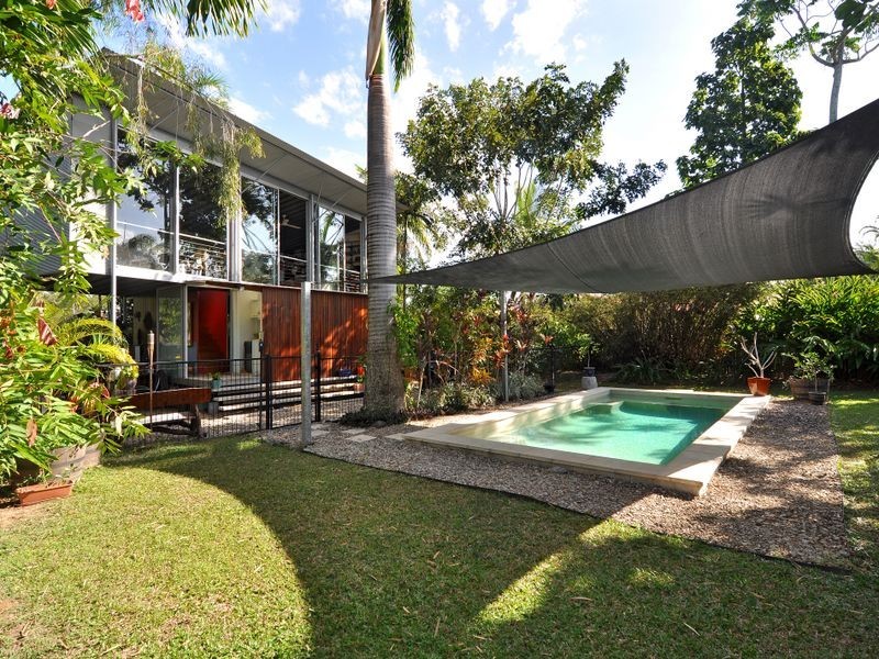 11 Granadilla Street, Holloways Beach QLD 4878