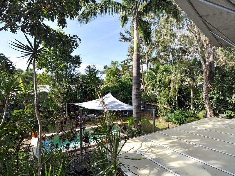 11 Granadilla Street, Holloways Beach QLD 4878