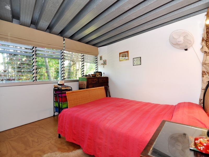 11 Granadilla Street, Holloways Beach QLD 4878