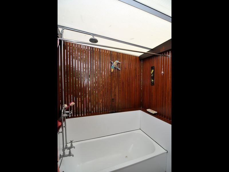 11 Granadilla Street, Holloways Beach QLD 4878