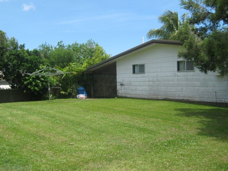 449 McCoombe Street, Mooroobool QLD 4870